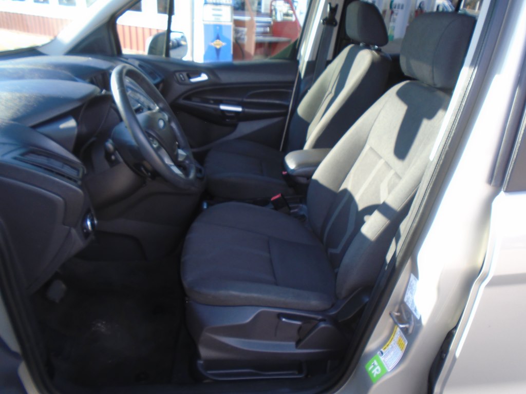 Photo 15 of this FORD TRANSIT CONNECT