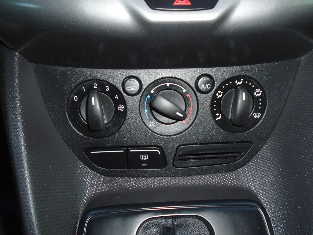 Photo 44 of this FORD TRANSIT CONNECT
