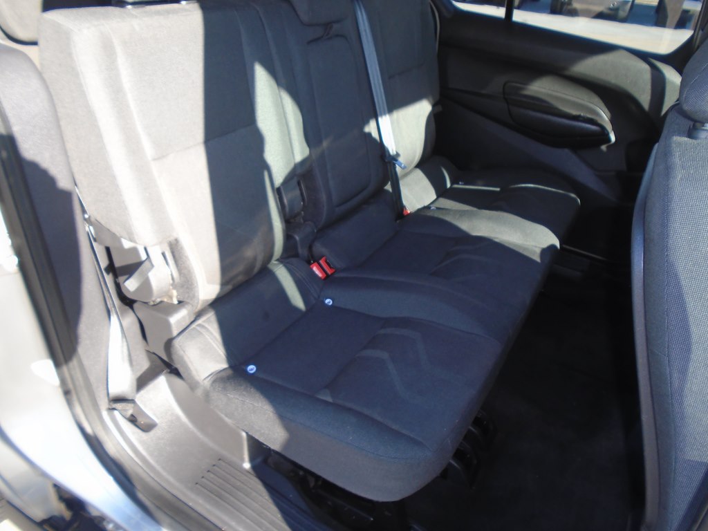 Photo 34 of this FORD TRANSIT CONNECT