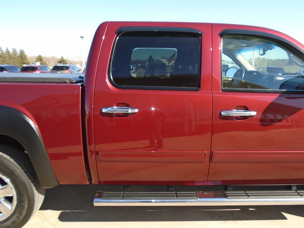 Photo 10 of this GMC SIERRA
