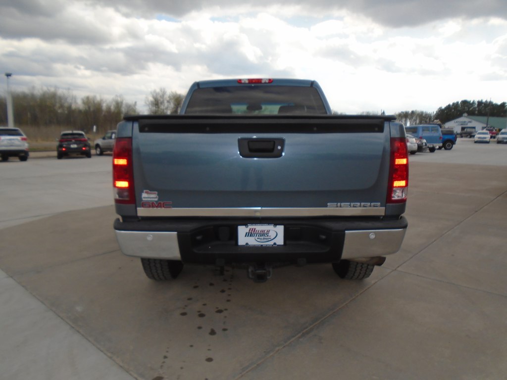 Photo 12 of this GMC SIERRA