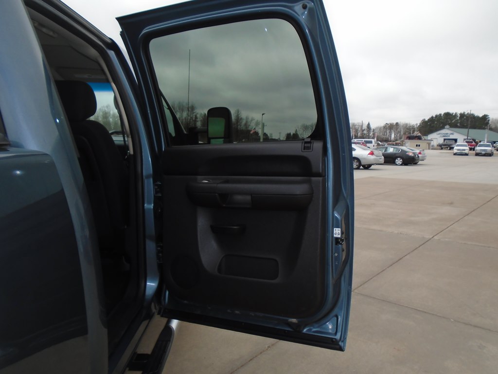 Photo 43 of this GMC SIERRA