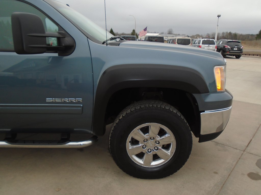 Photo 8 of this GMC SIERRA