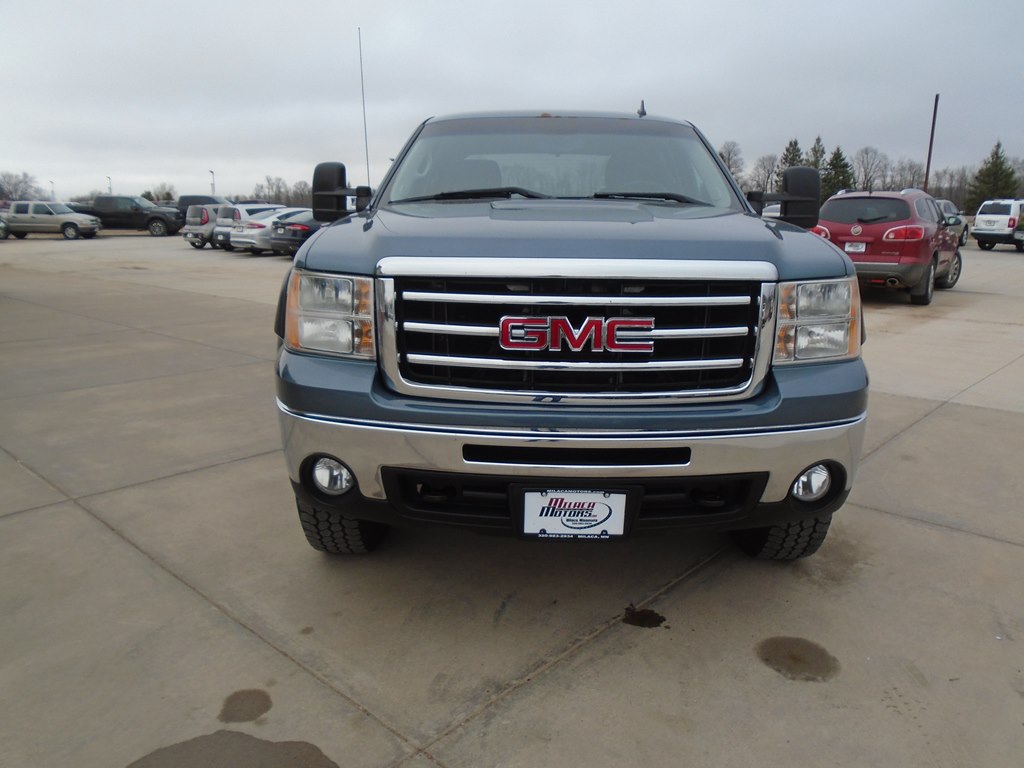 Photo 6 of this GMC SIERRA