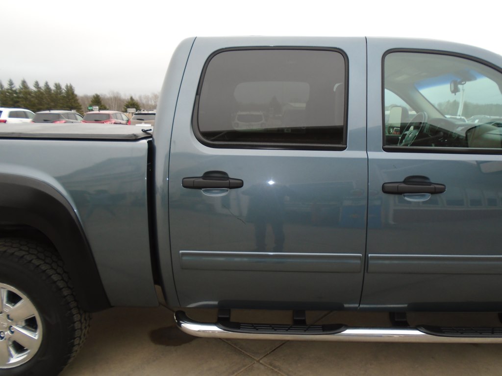 Photo 10 of this GMC SIERRA