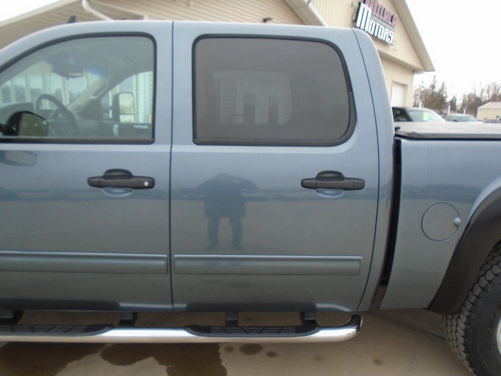 Photo 4 of this GMC SIERRA