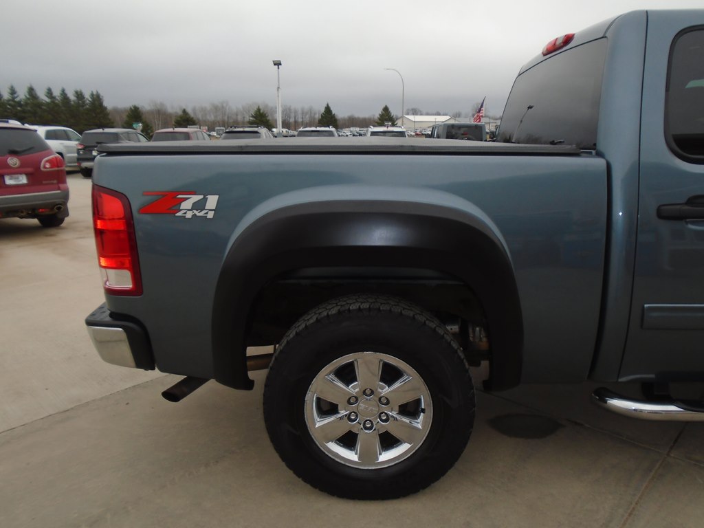 Photo 11 of this GMC SIERRA