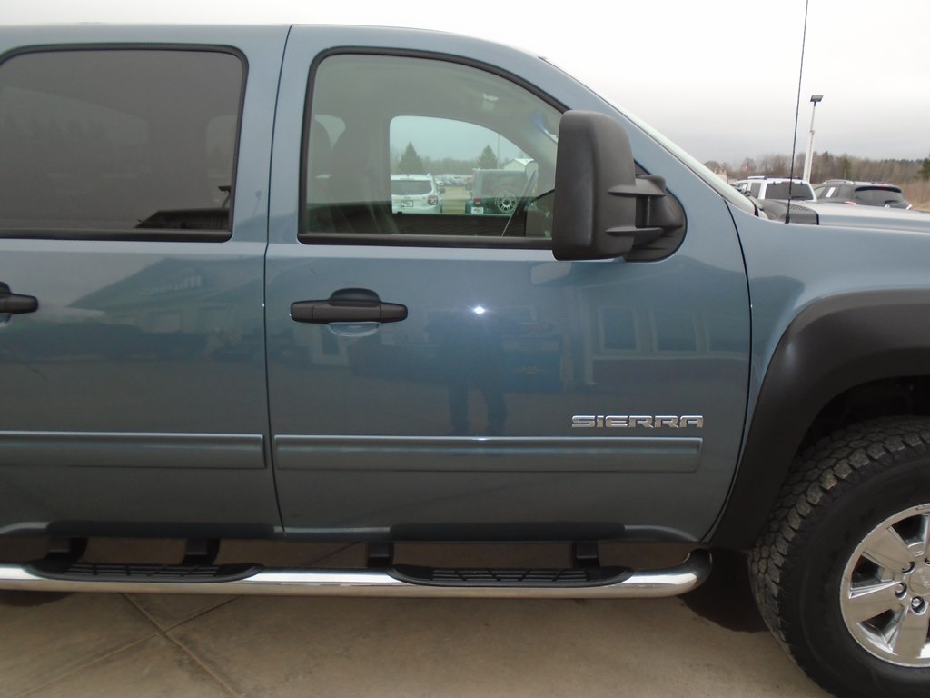 Photo 9 of this GMC SIERRA