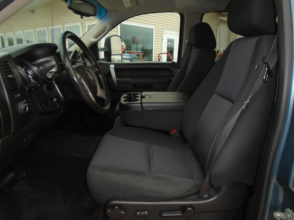 Photo 15 of this GMC SIERRA