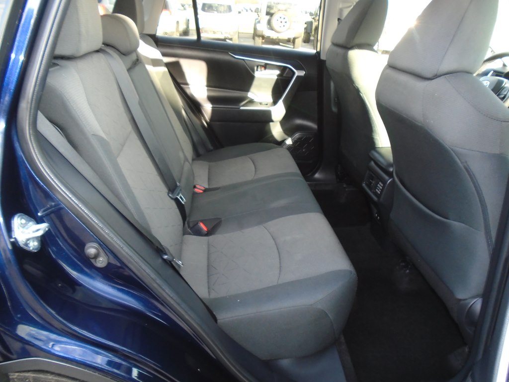 Photo 39 of this TOYOTA RAV4