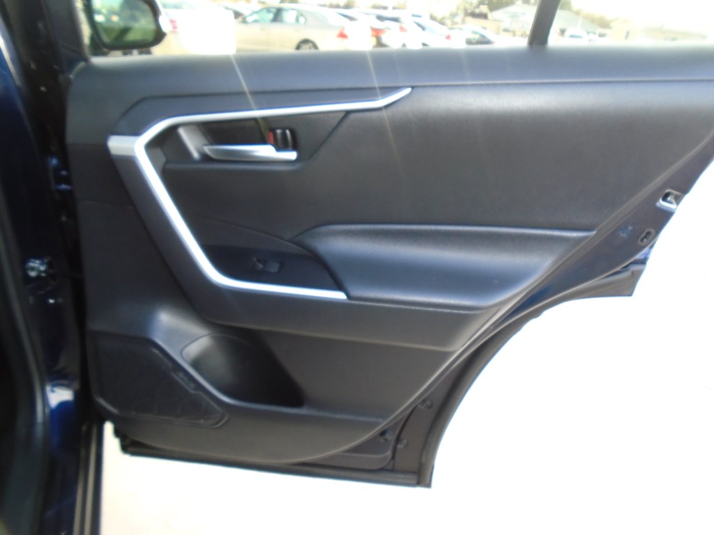 Photo 40 of this TOYOTA RAV4