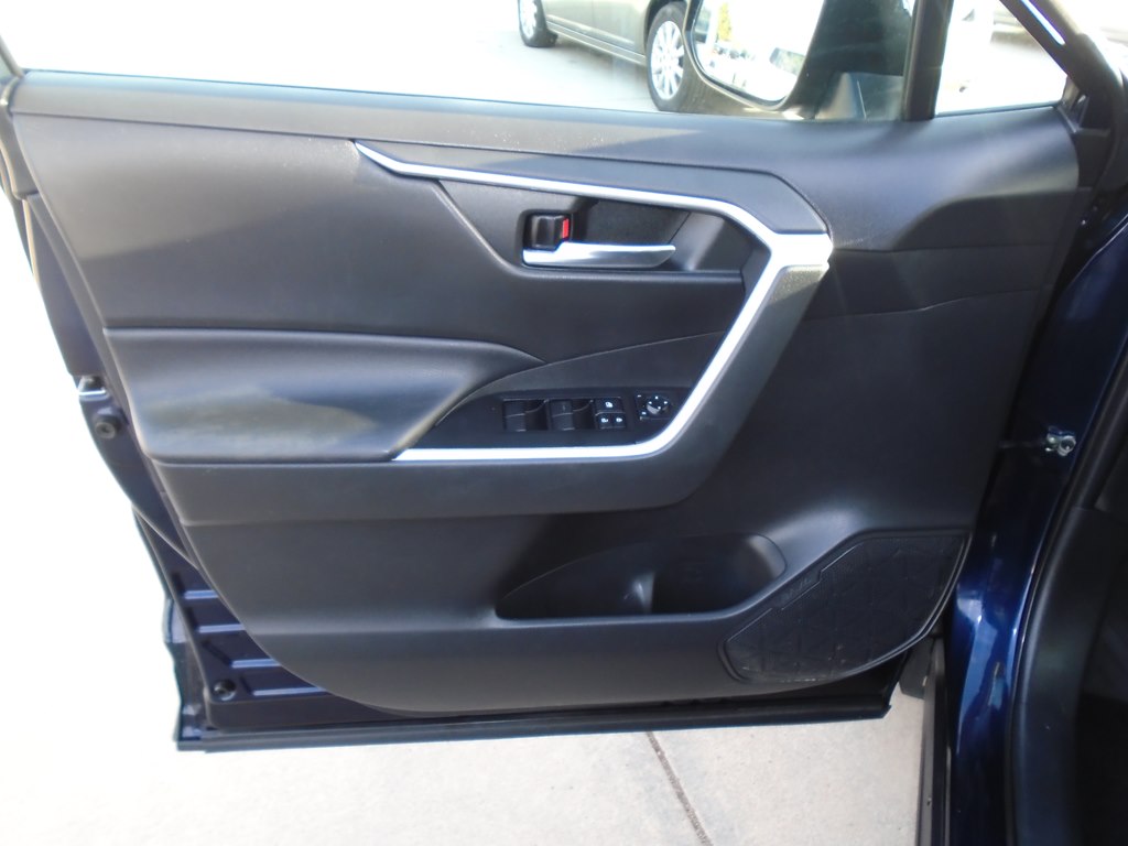 Photo 16 of this TOYOTA RAV4