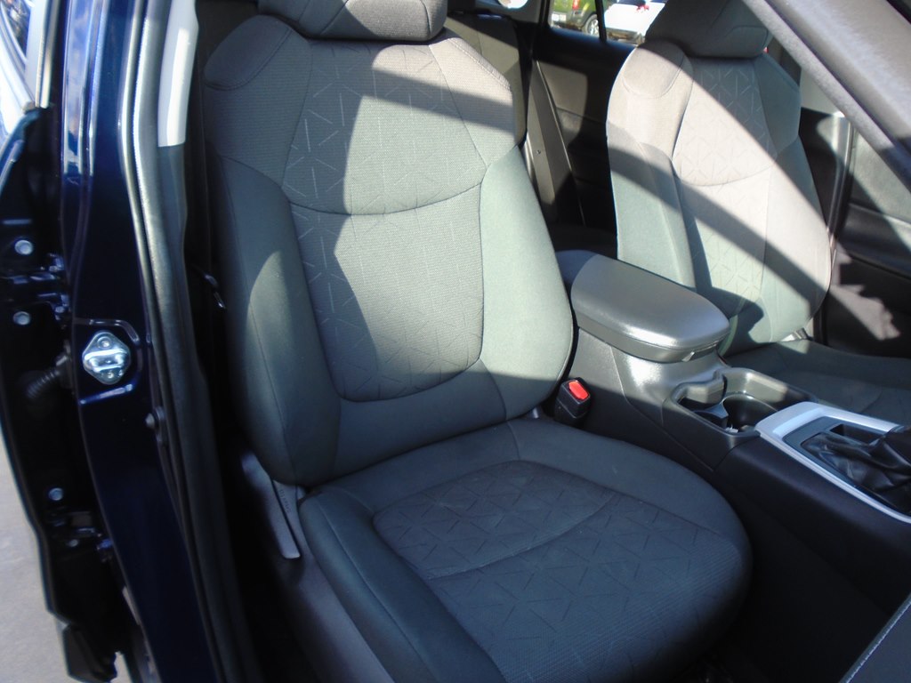 Photo 34 of this TOYOTA RAV4