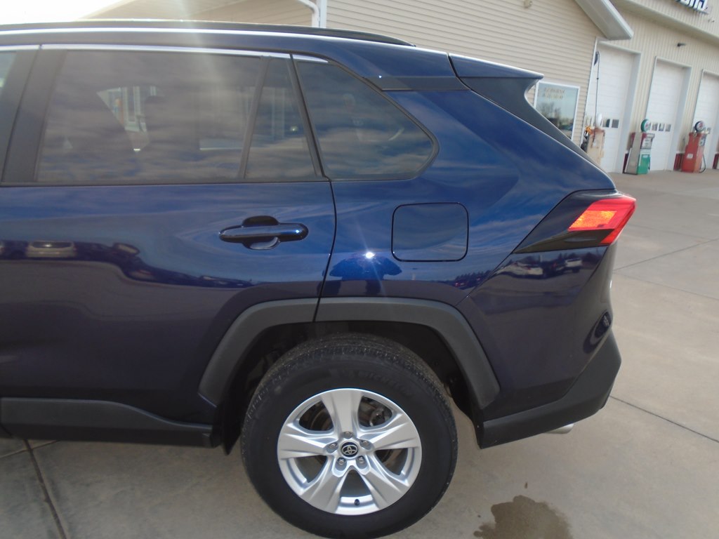Photo 5 of this TOYOTA RAV4
