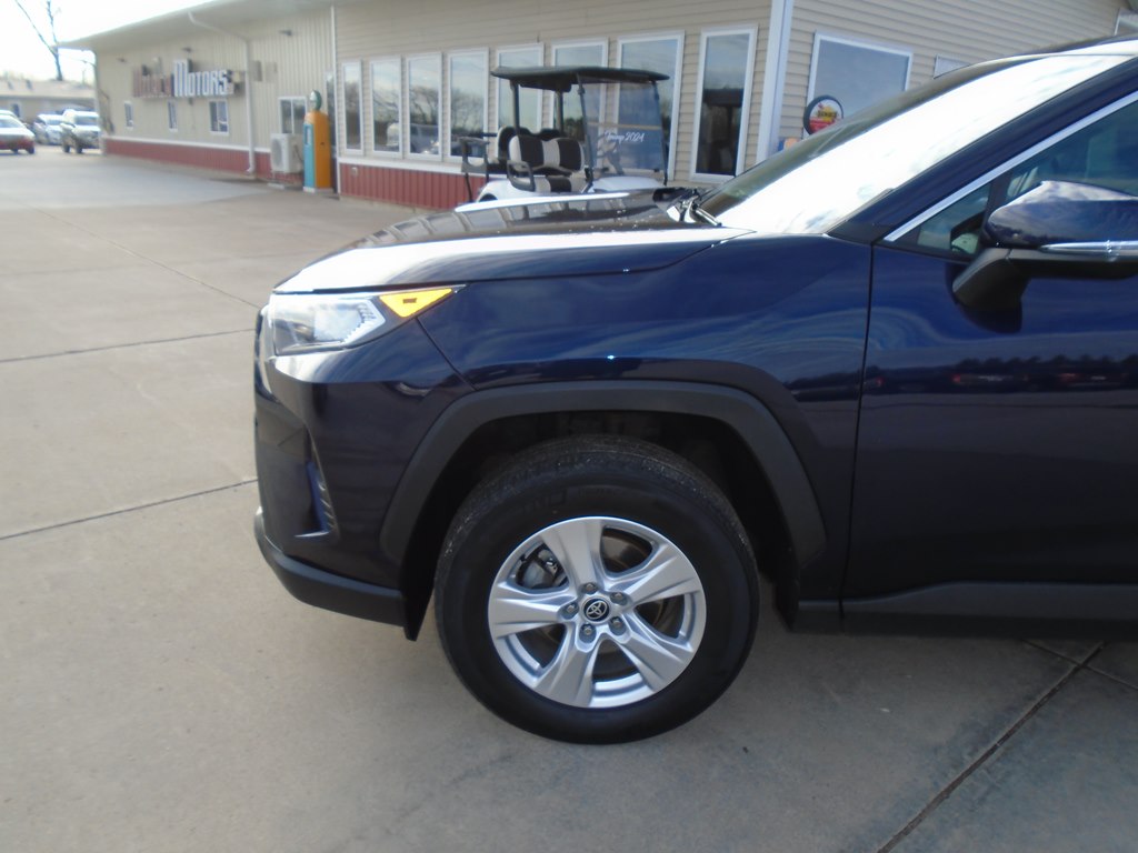 Photo 2 of this TOYOTA RAV4