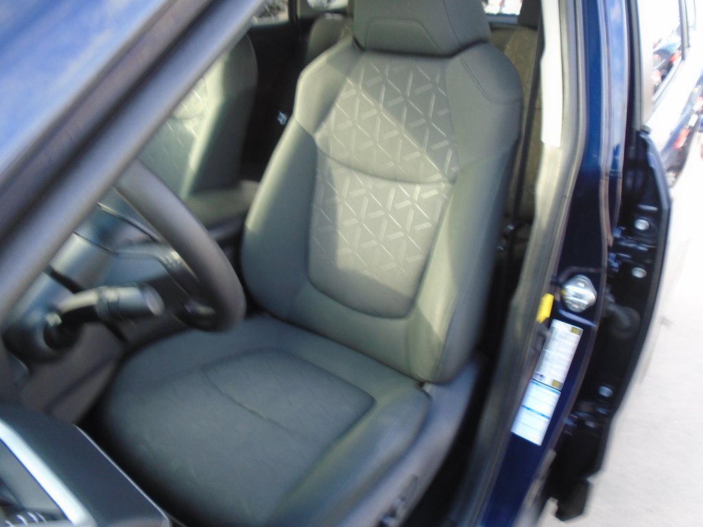 Photo 18 of this TOYOTA RAV4