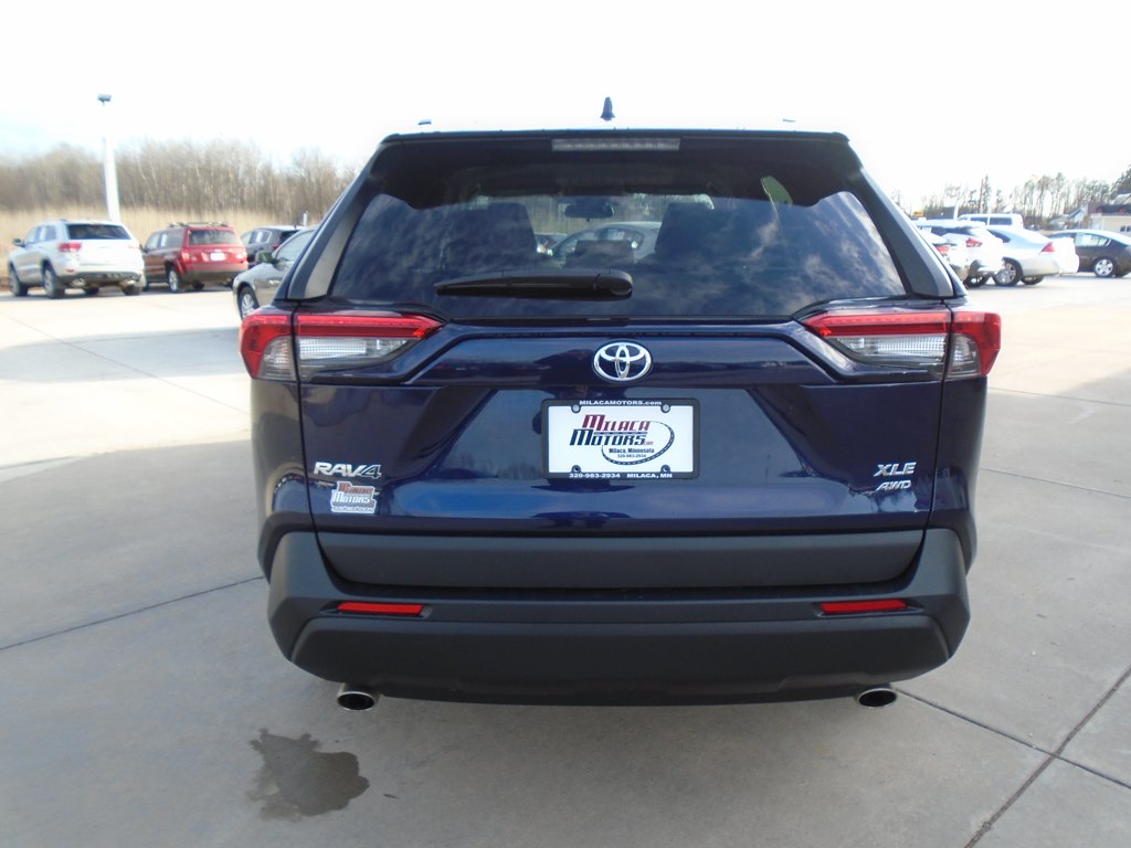 Photo 12 of this TOYOTA RAV4