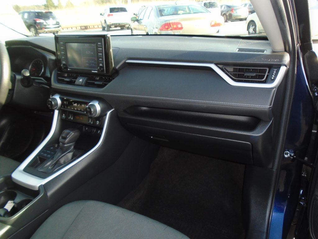 Photo 32 of this TOYOTA RAV4