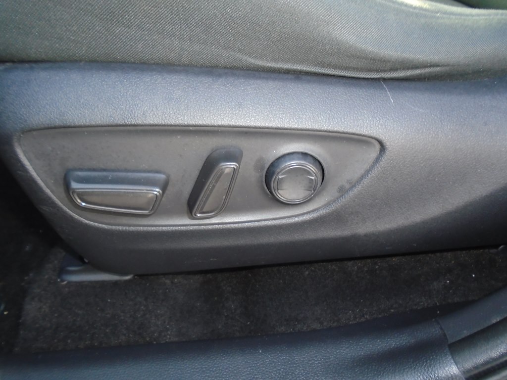 Photo 15 of this TOYOTA RAV4