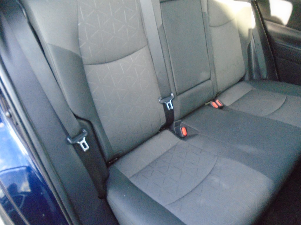 Photo 41 of this TOYOTA RAV4