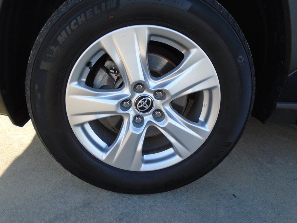 Photo 64 of this TOYOTA RAV4