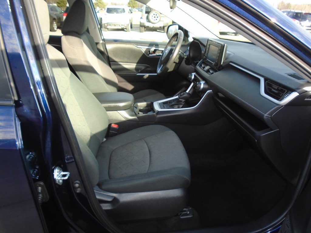 Photo 31 of this TOYOTA RAV4