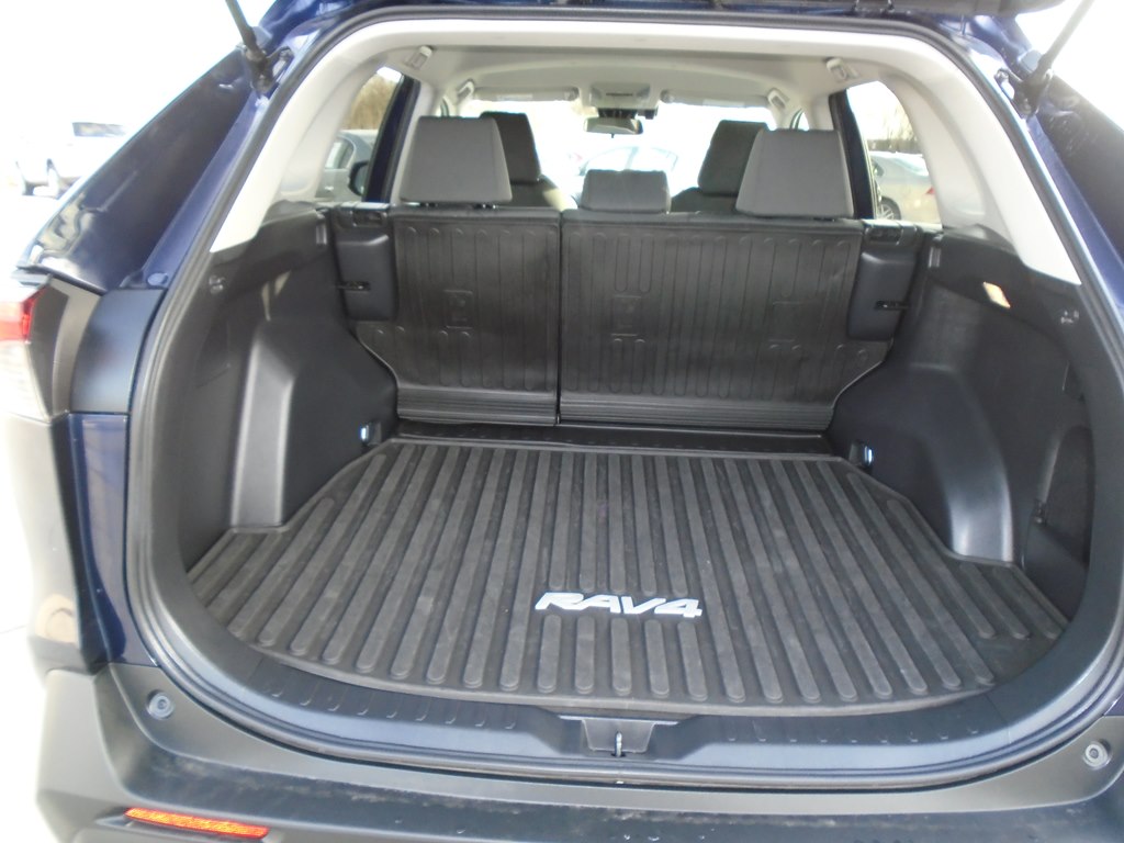 Photo 13 of this TOYOTA RAV4