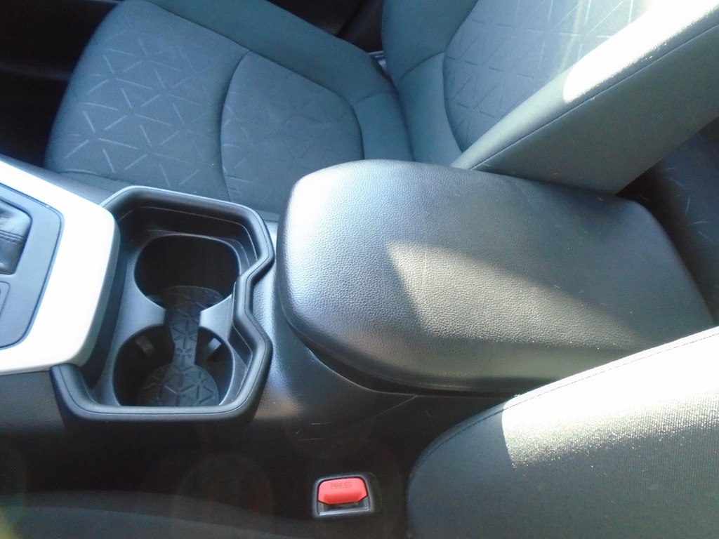 Photo 58 of this TOYOTA RAV4
