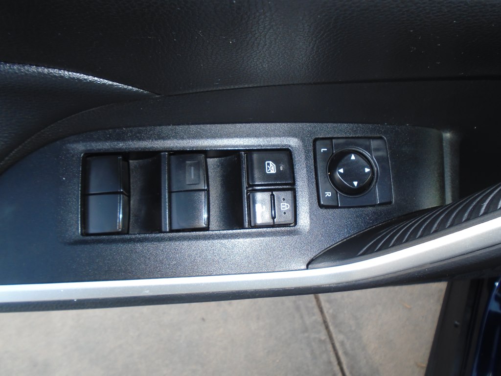Photo 17 of this TOYOTA RAV4