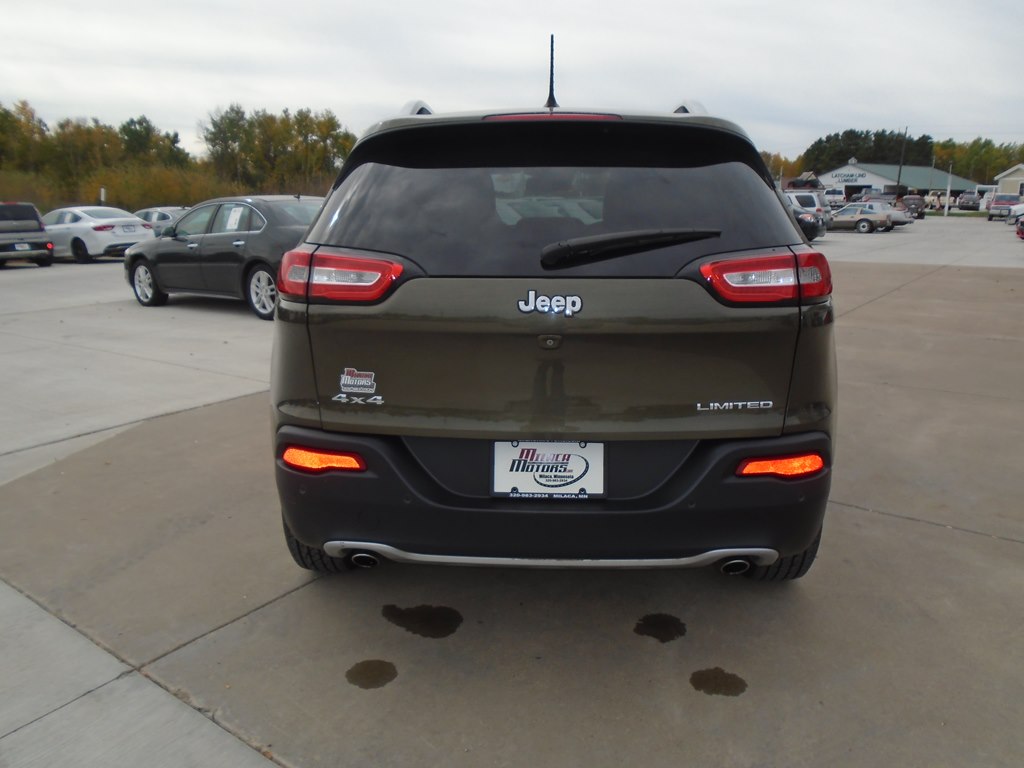 Photo 12 of this JEEP CHEROKEE