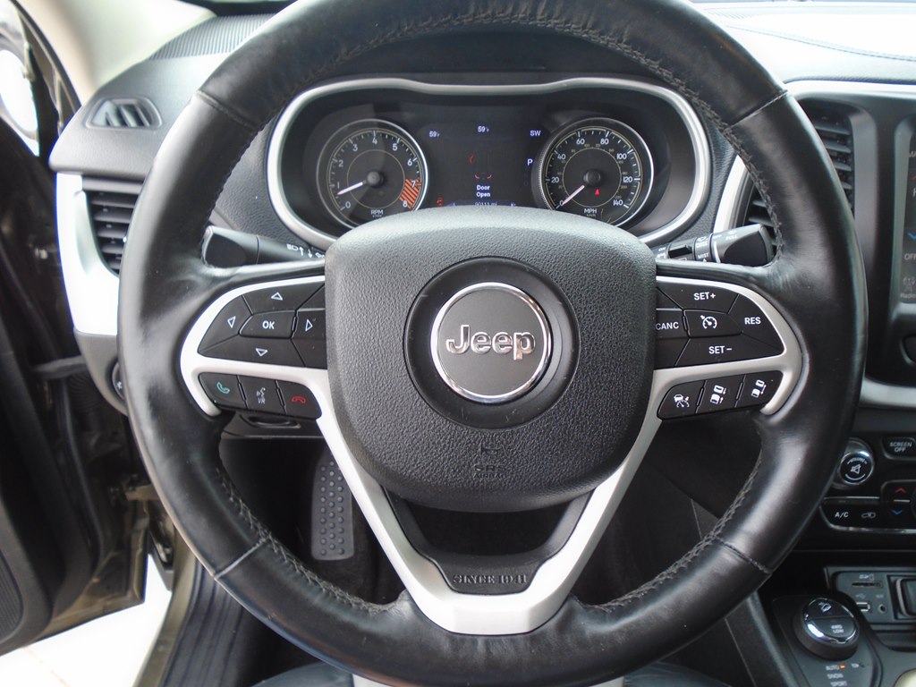 Photo 46 of this JEEP CHEROKEE