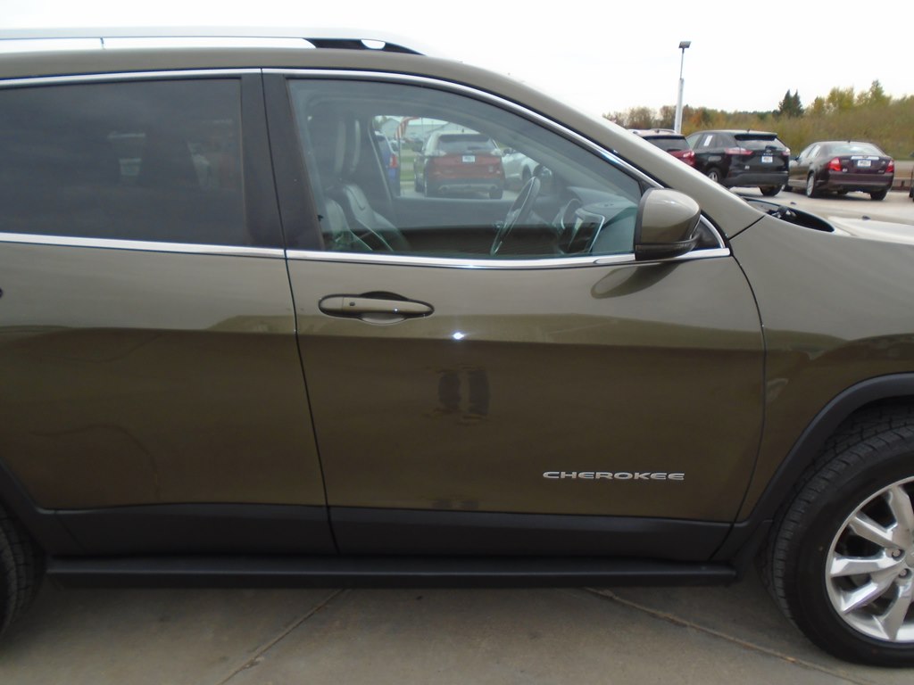Photo 9 of this JEEP CHEROKEE