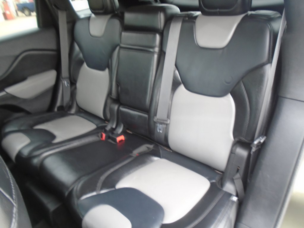 Photo 26 of this JEEP CHEROKEE