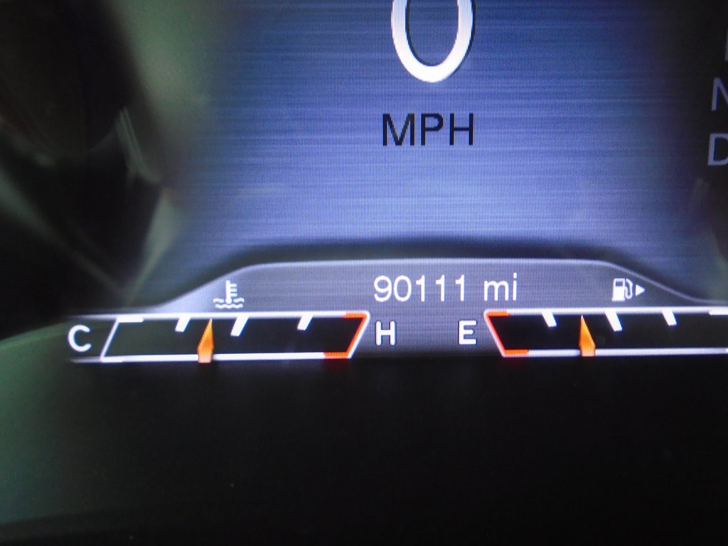 Photo 50 of this JEEP CHEROKEE