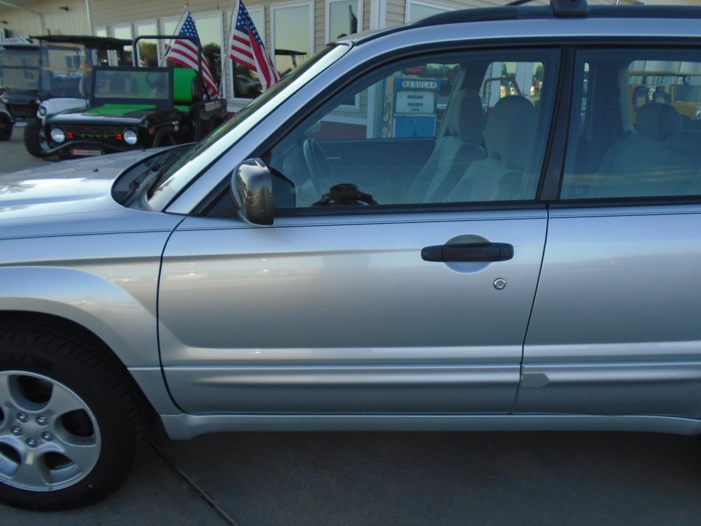 Photo 3 of this SUBARU FORESTER
