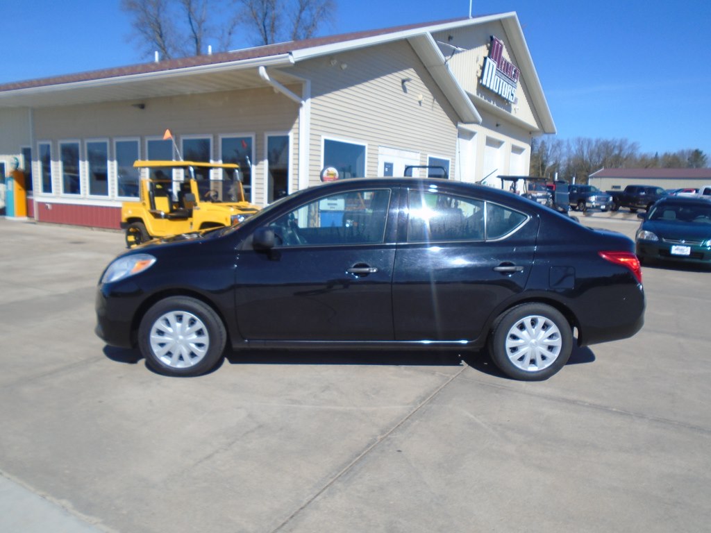 2012 NISSAN VERSA