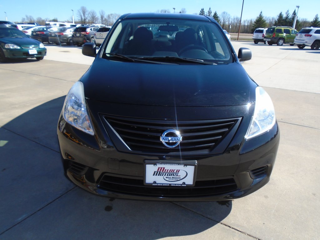 Photo 6 of this NISSAN VERSA