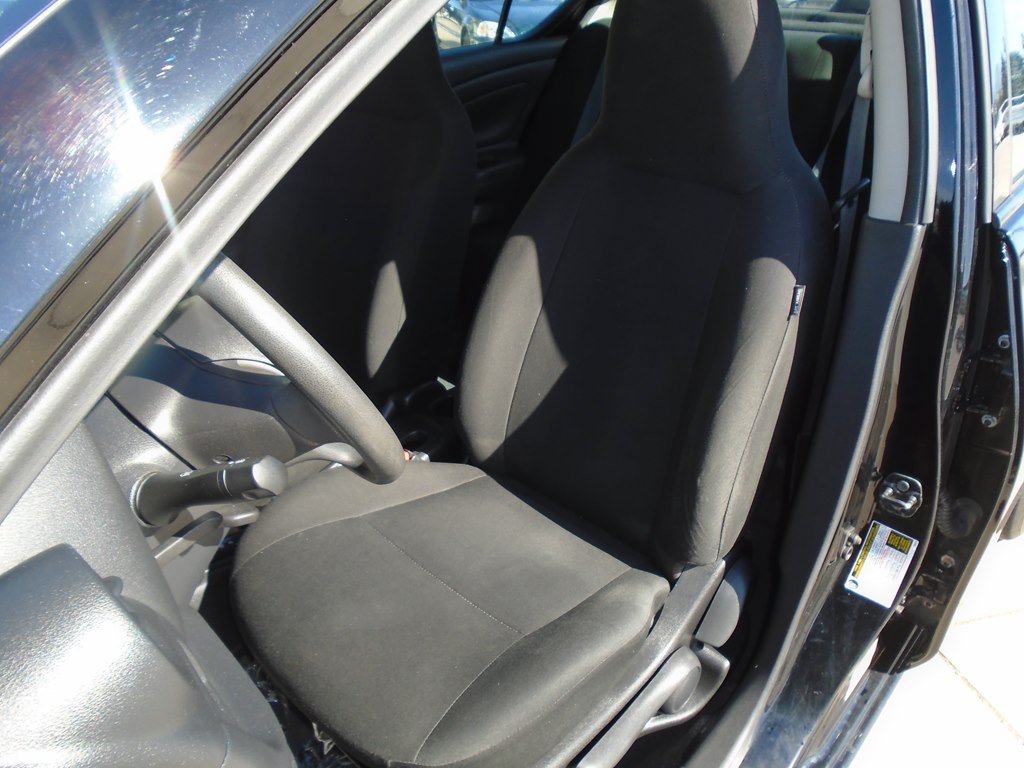 Photo 16 of this NISSAN VERSA