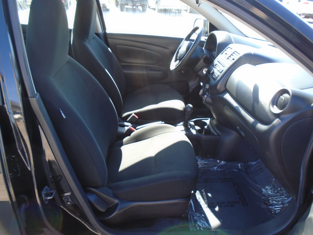Photo 28 of this NISSAN VERSA