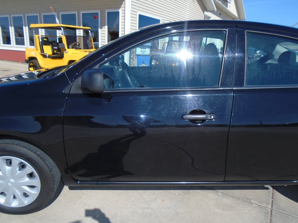 Photo 3 of this NISSAN VERSA