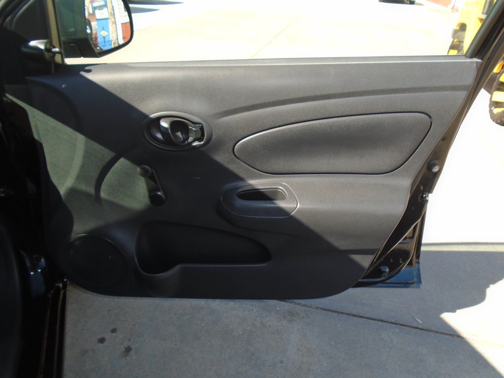 Photo 30 of this NISSAN VERSA