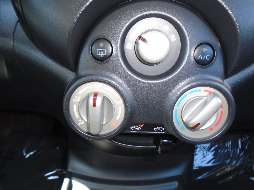 Photo 48 of this NISSAN VERSA