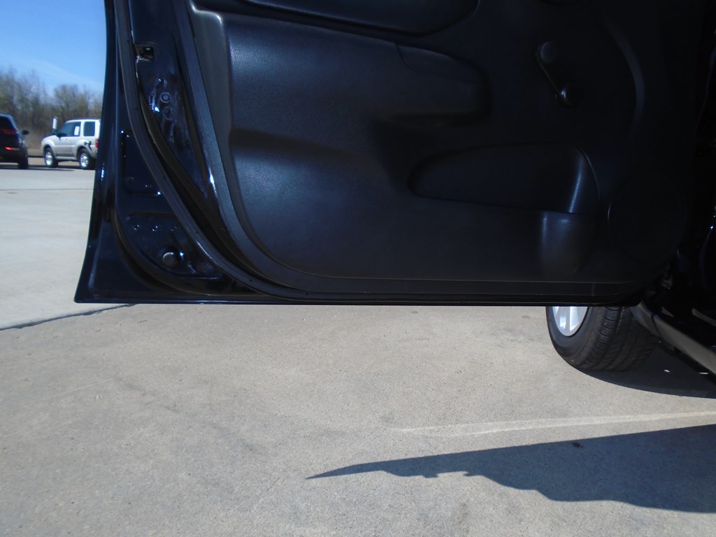 Photo 20 of this NISSAN VERSA