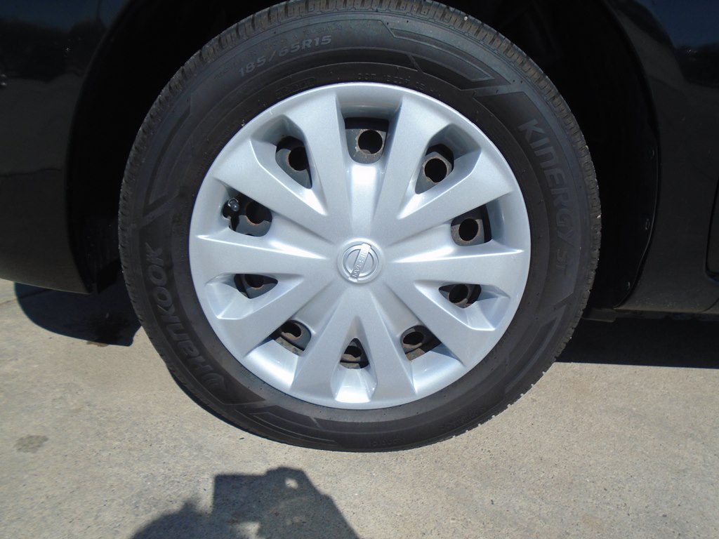 Photo 52 of this NISSAN VERSA