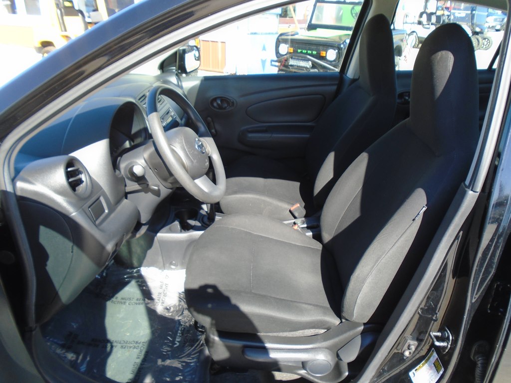 Photo 14 of this NISSAN VERSA