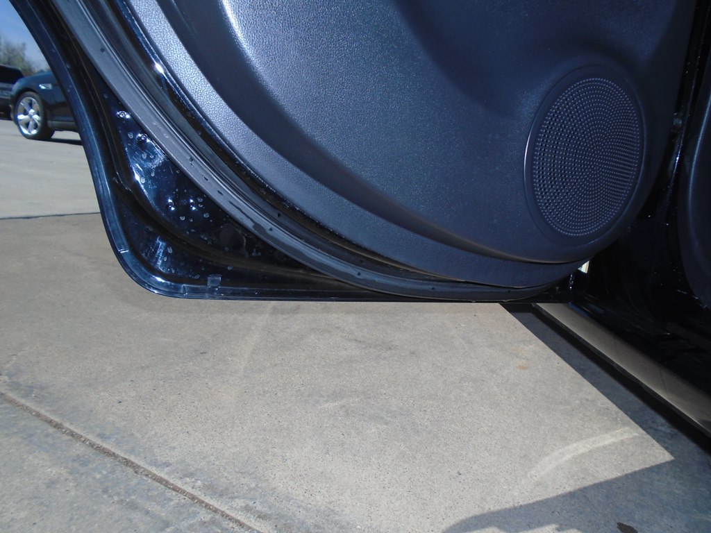 Photo 27 of this NISSAN VERSA