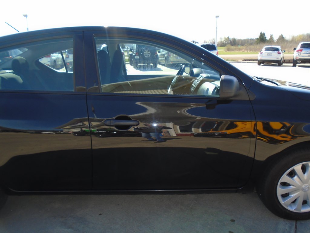 Photo 9 of this NISSAN VERSA
