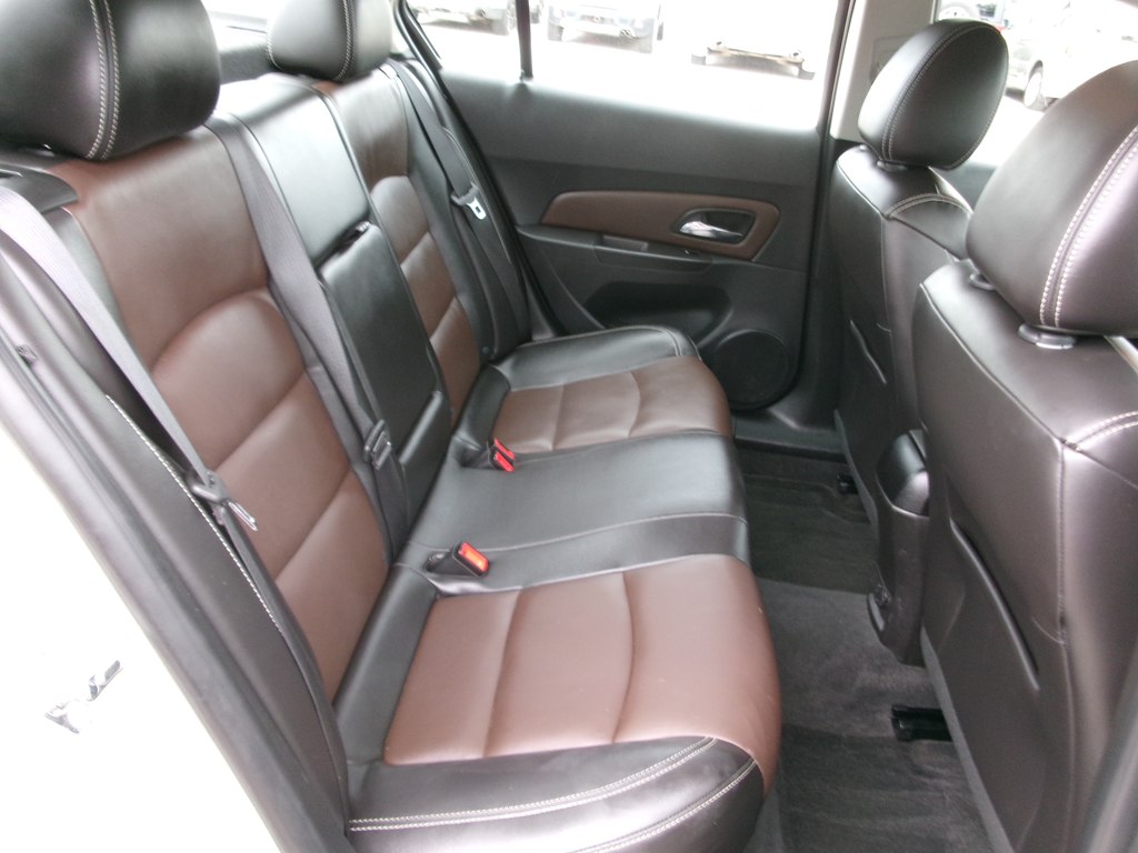 Photo 35 of this CHEVROLET CRUZE