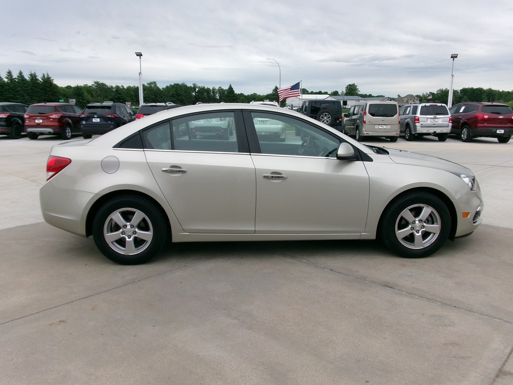 Photo 5 of this CHEVROLET CRUZE