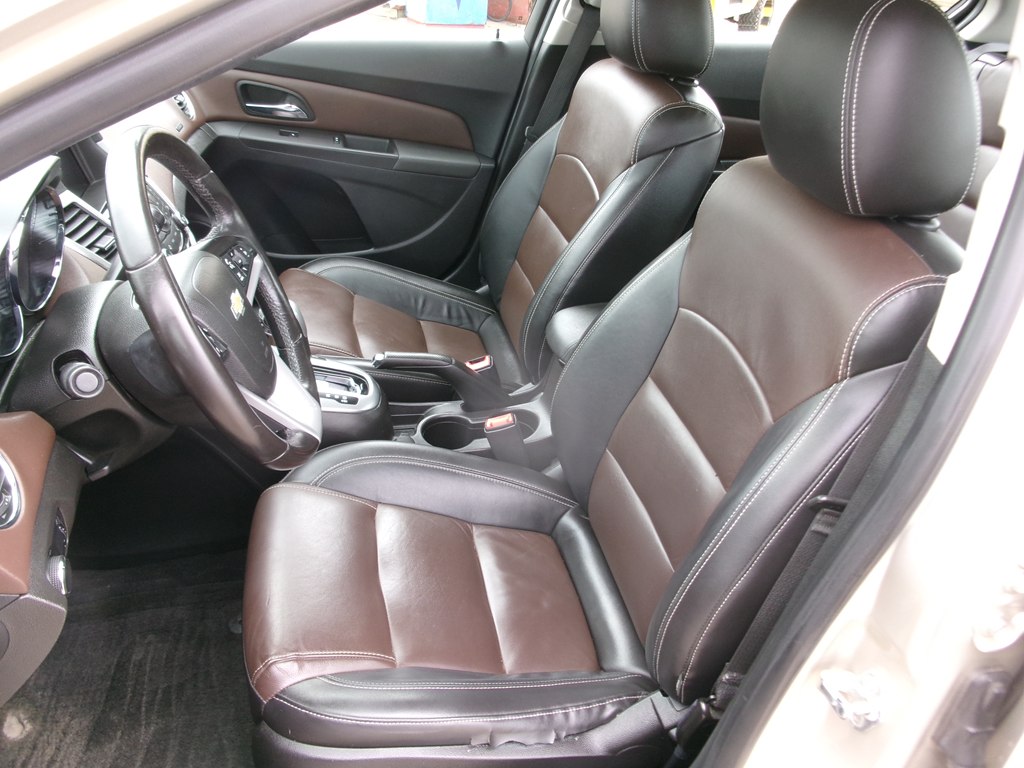 Photo 15 of this CHEVROLET CRUZE